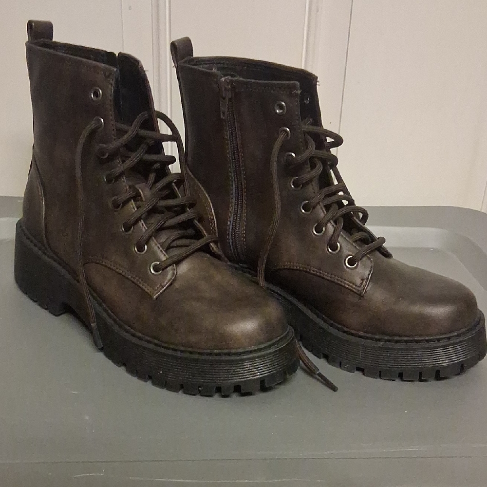 Women's Brown Boots